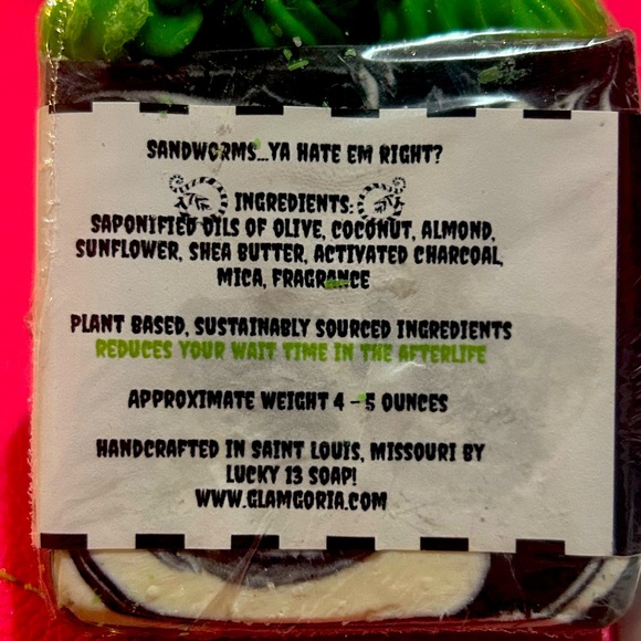 Beetlejuice Sandworm Never Trust The Living Gift Set - Picture 4 of 11